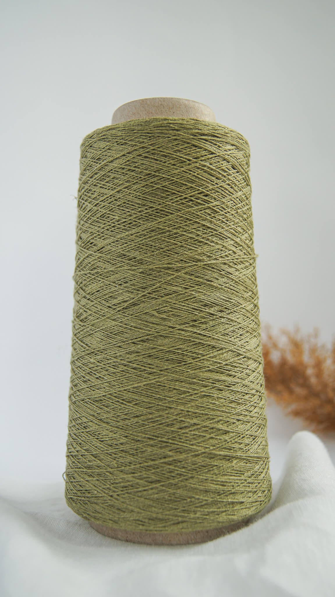 Fil de lin sur cone pour tricot machine et tissage - 2 ply linen yarn on cone for weaving and knitting machine