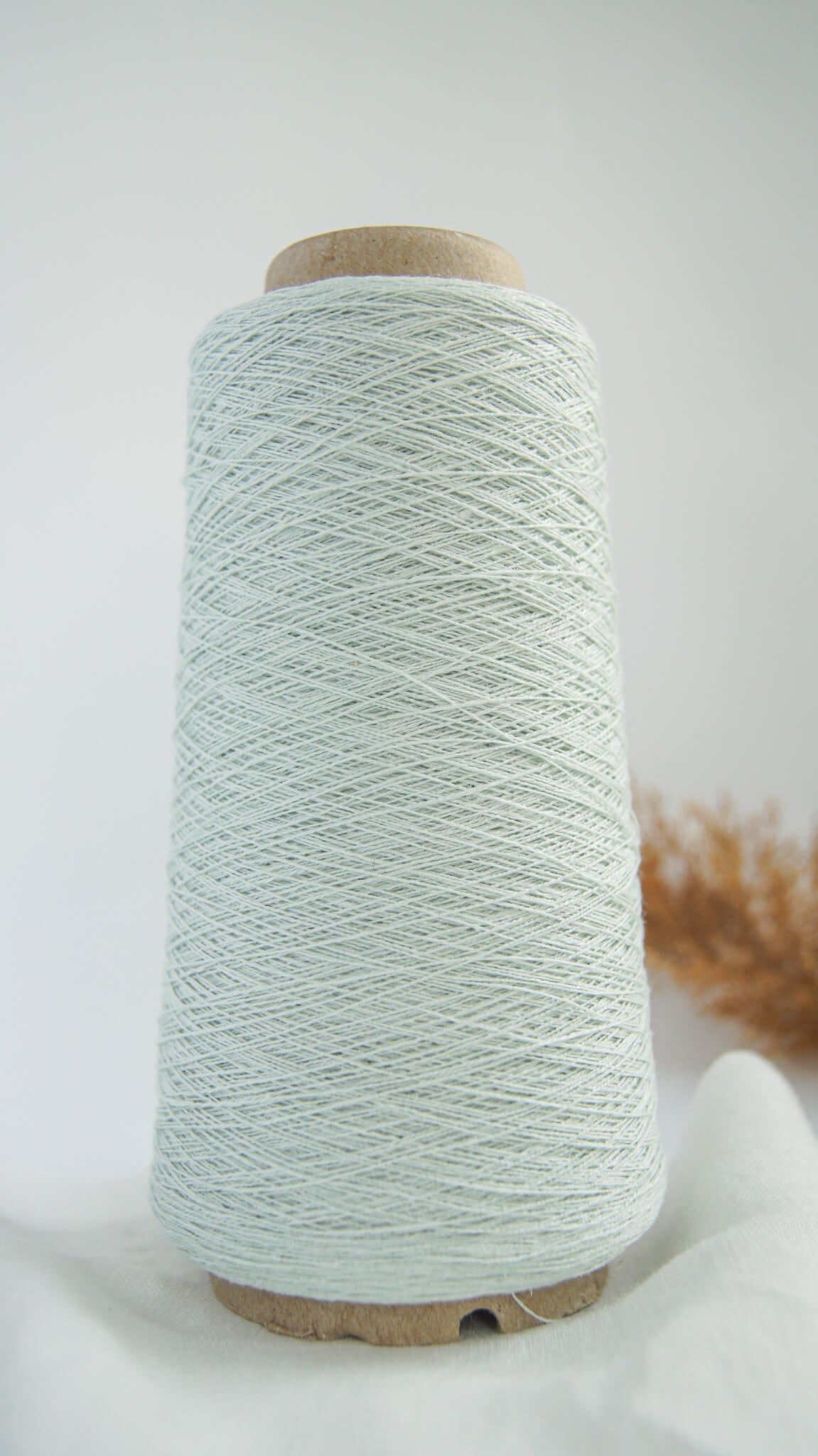 Fil de lin sur cone pour tricot machine et tissage - 2 ply linen yarn on cone for weaving and knitting machine