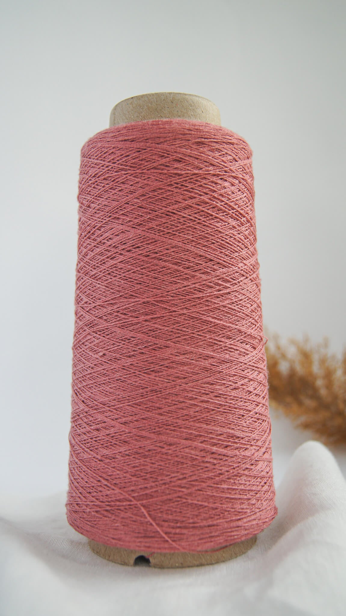 Fil de lin sur cone pour tricot machine et tissage - 2 ply linen yarn on cone for weaving and knitting machine