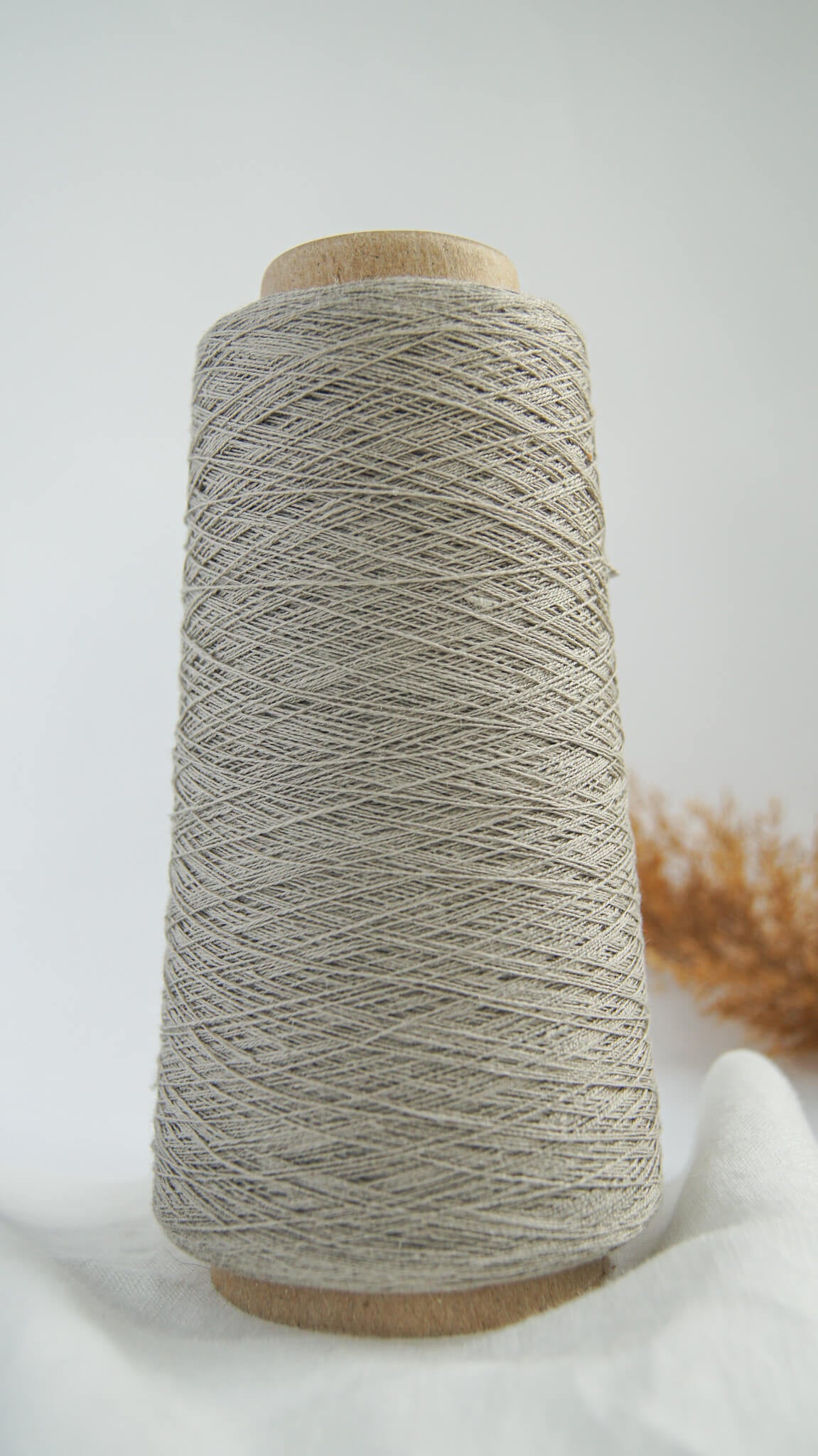 Fil de lin sur cone pour tricot machine et tissage - 2 ply linen yarn on cone for weaving and knitting machine
