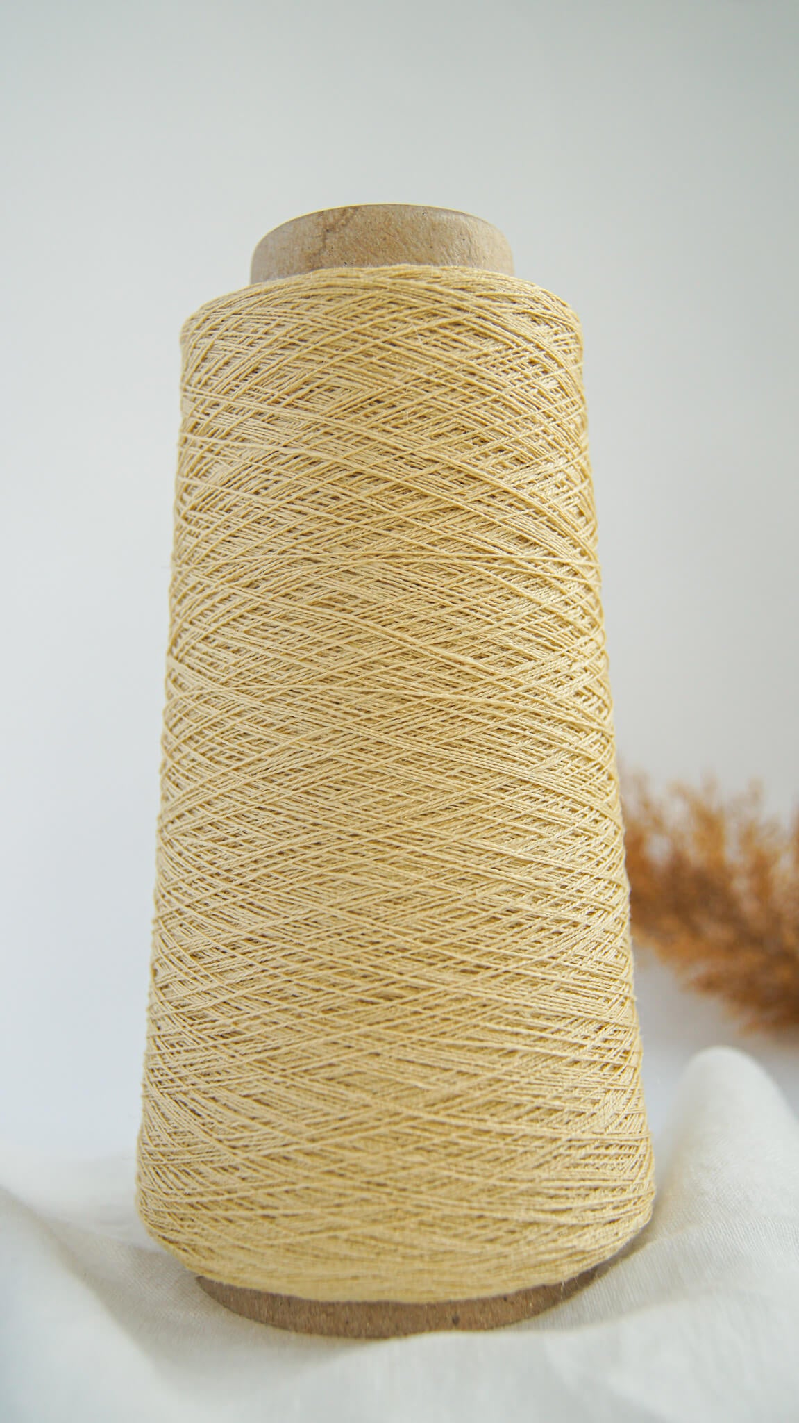 Fil de lin sur cone pour tricot machine et tissage - 2 ply linen yarn on cone for weaving and knitting machine