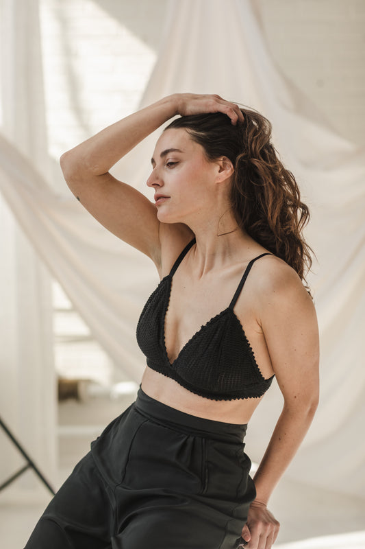 Triangle Indulgence | Noir