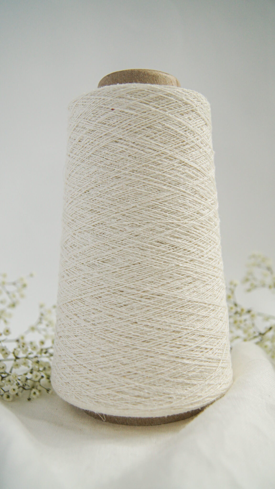 Wild silk on cone for knitting machine and weaving - Fil de soie sauvage du Japon pour tricot-machine et tissage