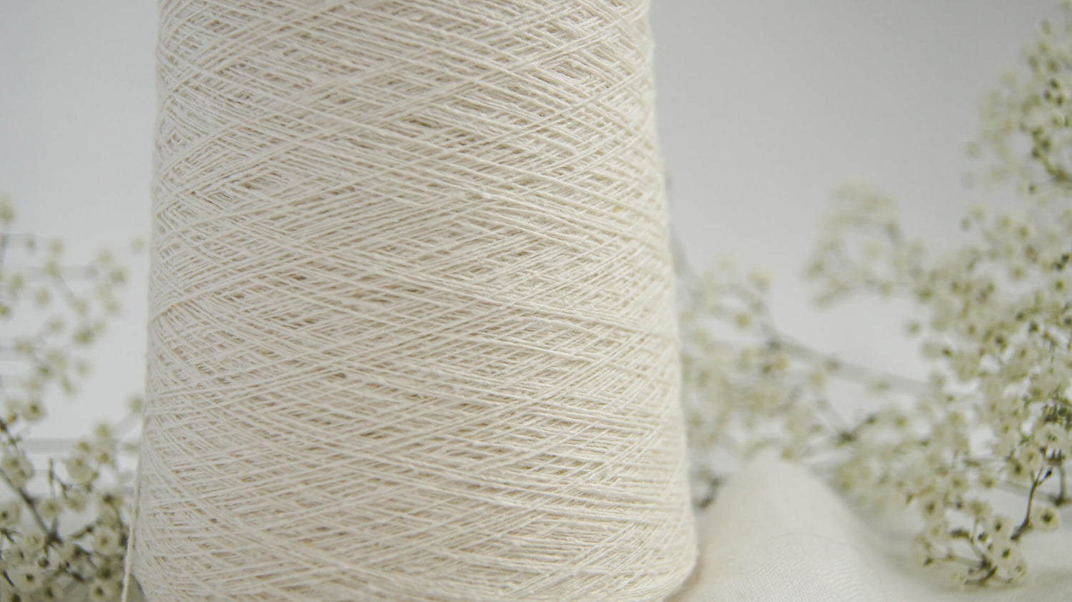 Wild silk on cone for knitting machine and weaving - Fil de soie sauvage du Japon pour tricot-machine et tissage